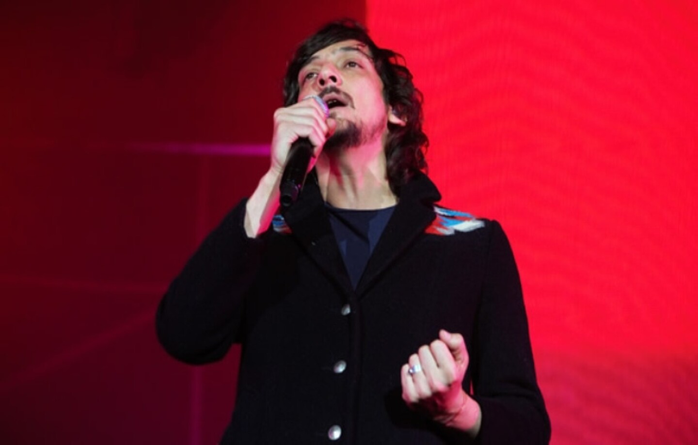 León Larregui