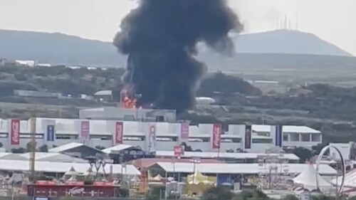 incendio-en-queretaro-hoy-se-quema-bodega-cerca-de-la-feria
