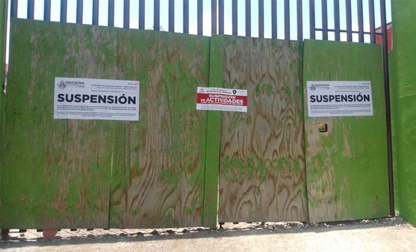 Suspenden Urban Center de Lomas Verdes por tapiales en mal estado