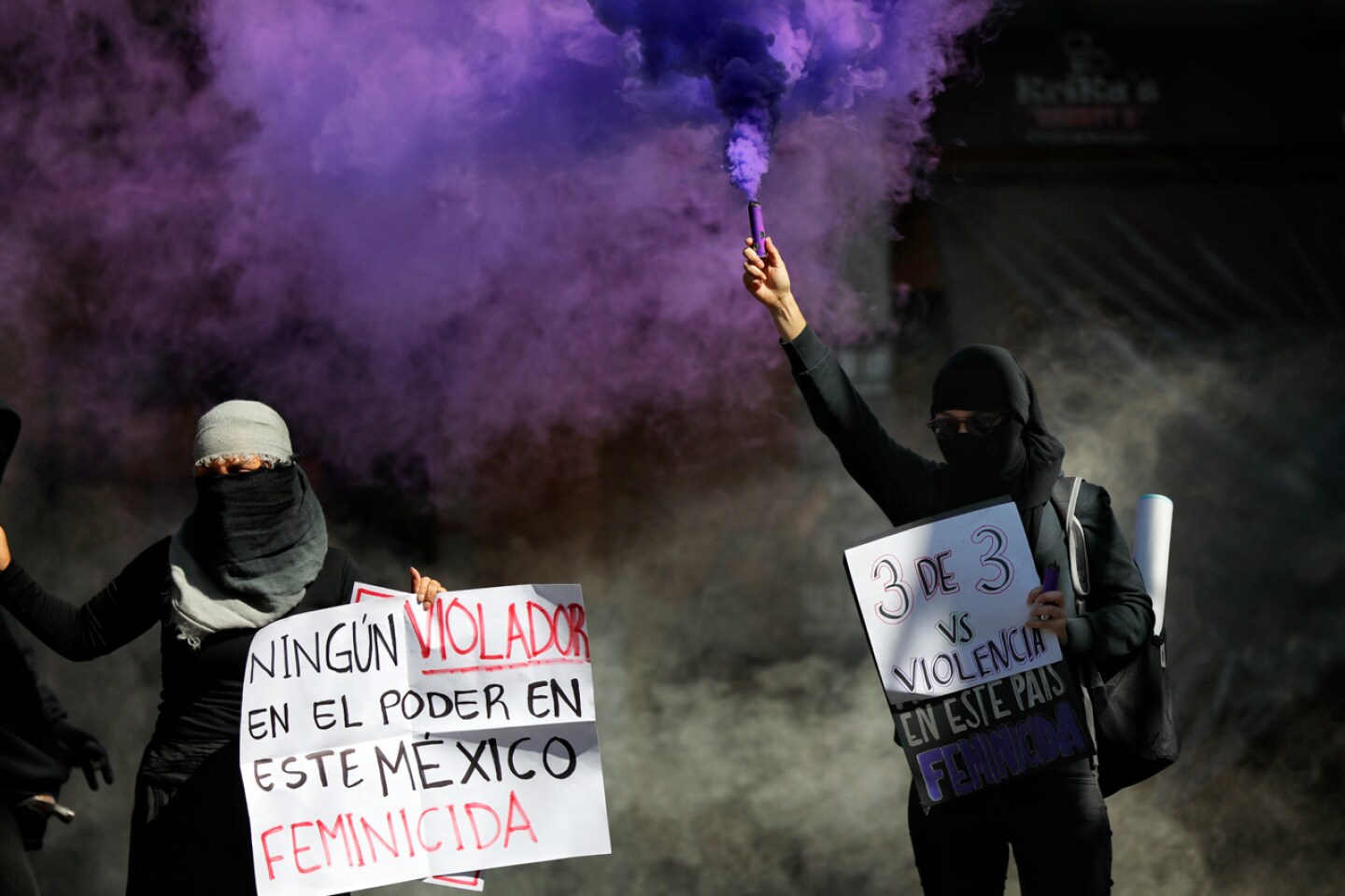 feministas protesta, feminismo, violencia contra las mujeres