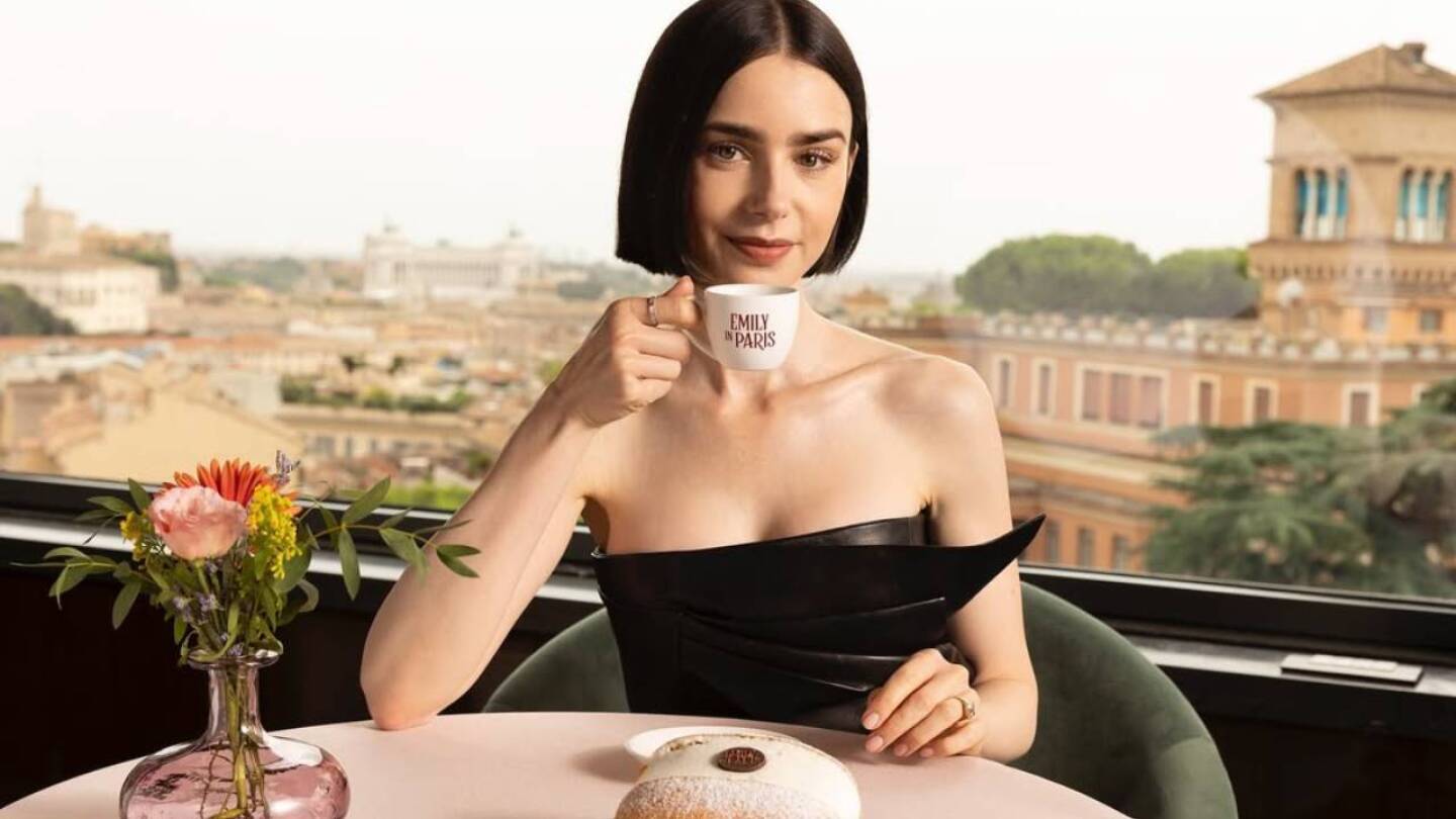 lily collins da bienvenida a su hija(1)