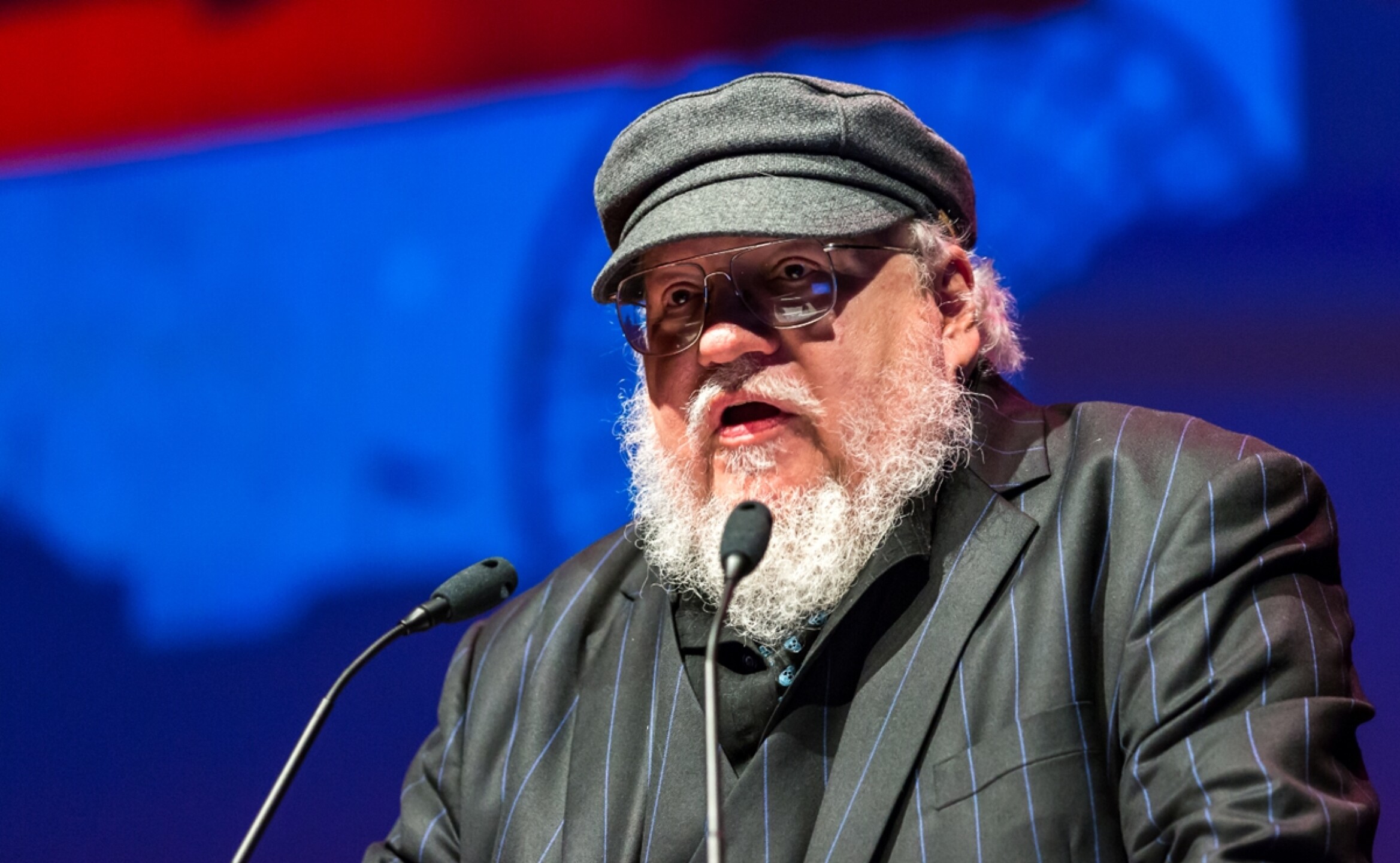 george_rr_martin_juego_De_tronos_denuncia_vientos_de_invierno_chatgpt_