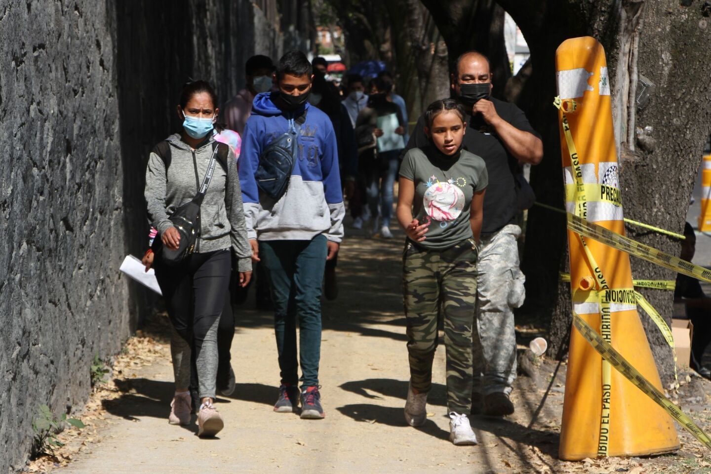 Vacunación contra  COVID-19 en menores de edad en la Prepa 5.