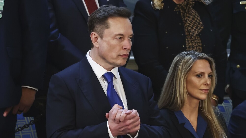 Republicanos ovacionan a Elon Musk en el Congreso durante el discurso de Trump