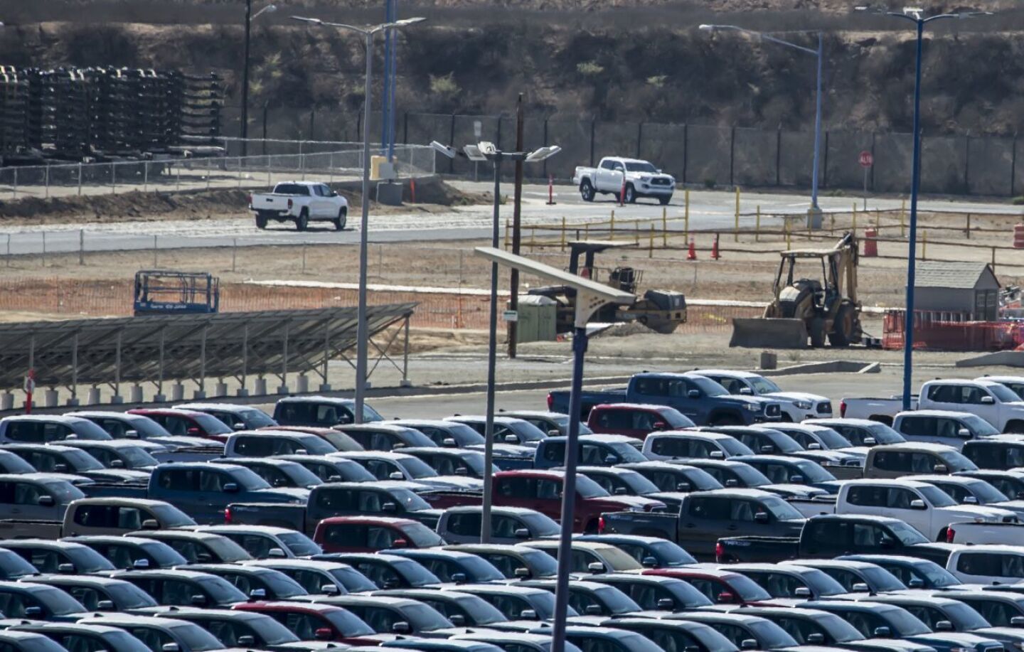 TIJUANA, BAJA CALIFORNIA, 29SEPTIEMBRE2018.- Planta automotriz Toyota ubicada en la ciudad fronteriza que cada año ensambla más de 120 mil pick-ups Tacoma los cuales se venden en Estados Unidos. Toyota Motor Manufacturing Baja California forma parte de las 53 compañías que fabrican vehículos Toyota en el mundo.  FOTO: OMAR MARTÍNEZ