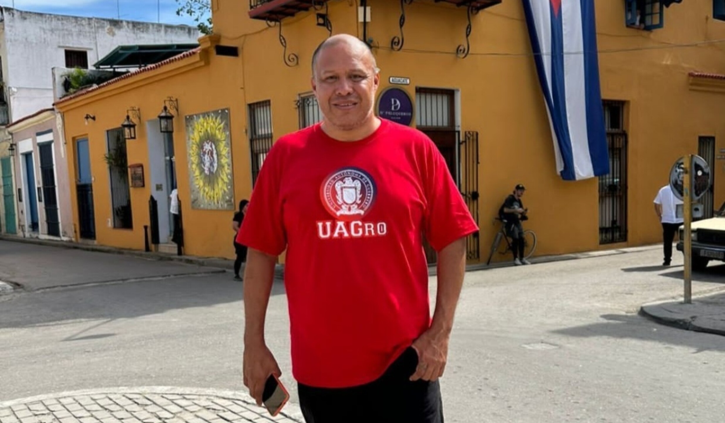 cantautor lenin fernández.jpg