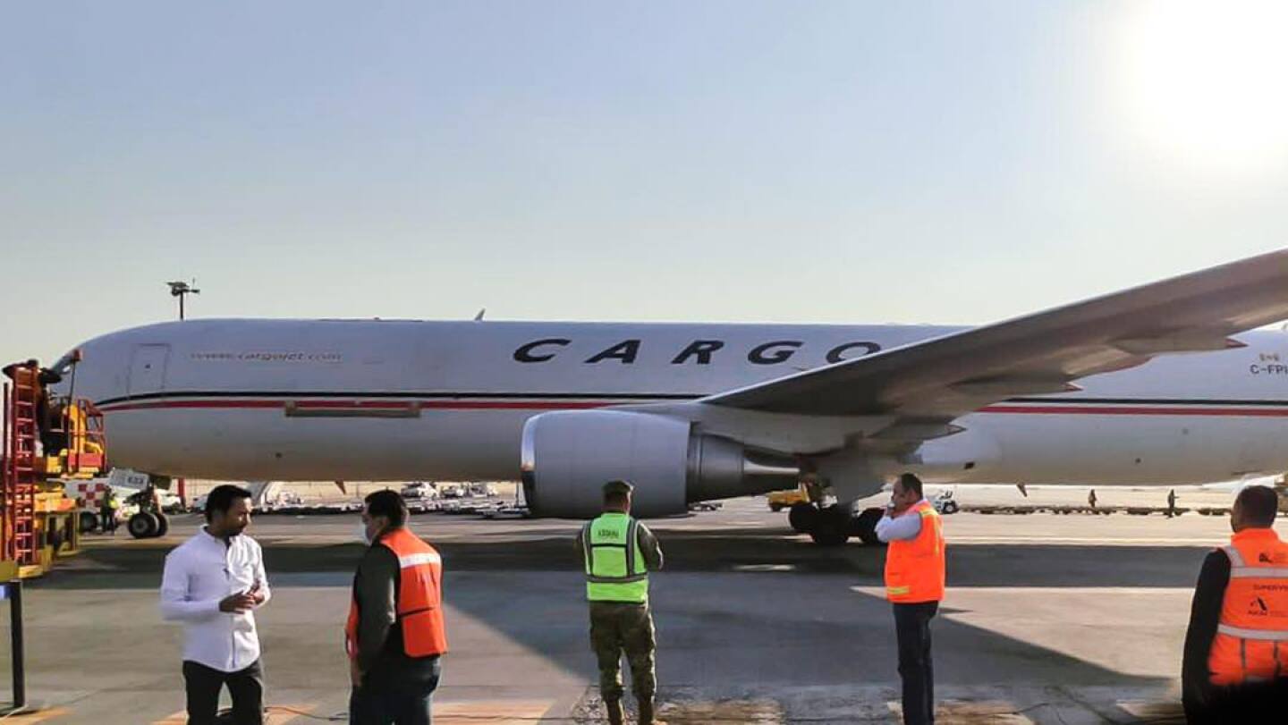 Arriban a México más de 300 mil dosis de Pfizer