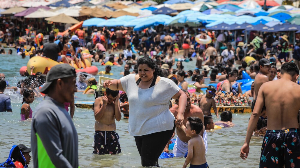 turistas-en-acapulco-semana-santa