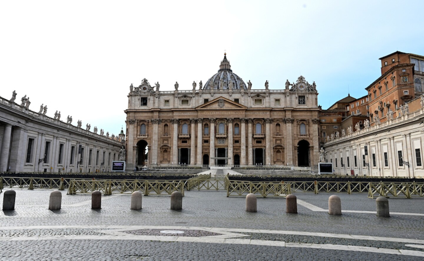 VATICAN-RELIGION-HEALTH-VIRUS