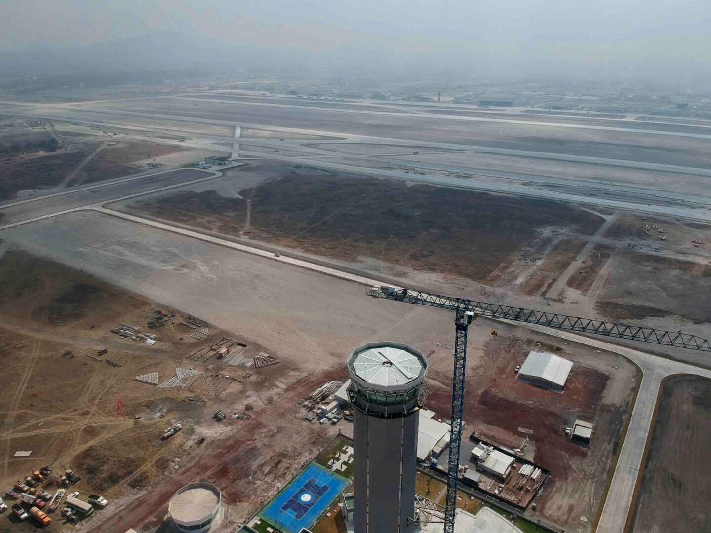 Torre de control aéreo de la Base Militar No. 1, en Santa Lucía.