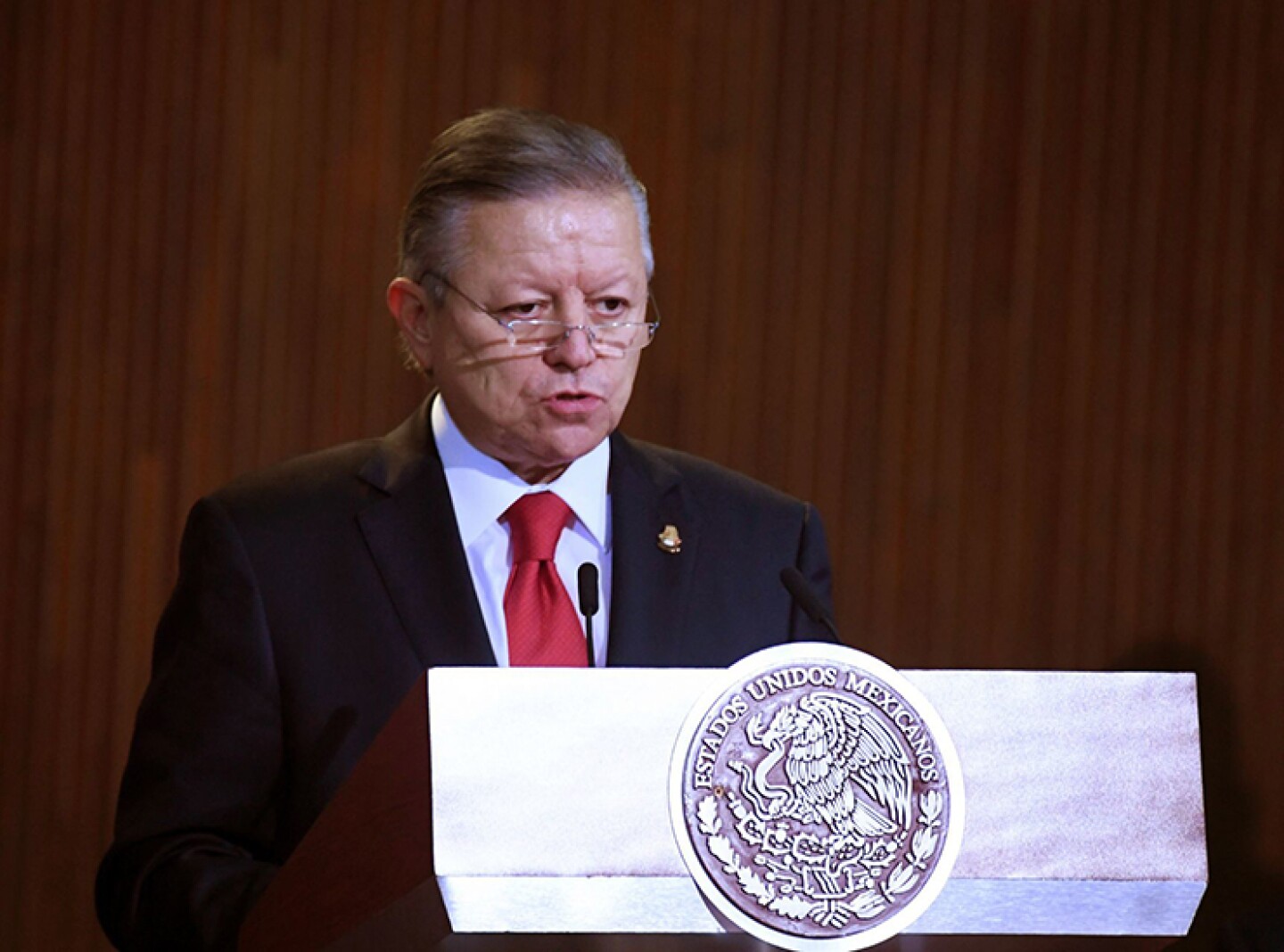 El ministro presidente Arturo Zaldívar durante la ceremonia del 103 Aniversario de la Promulgación de la Constitución Política