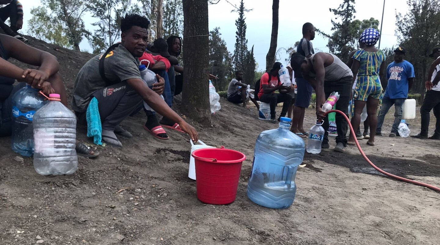 agua-migrantes-tlahuac (1)