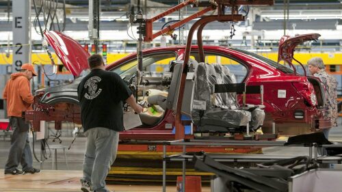 La amenaza de huelga marca el inicio de las negociaciones en el sector del automóvil de EEUU