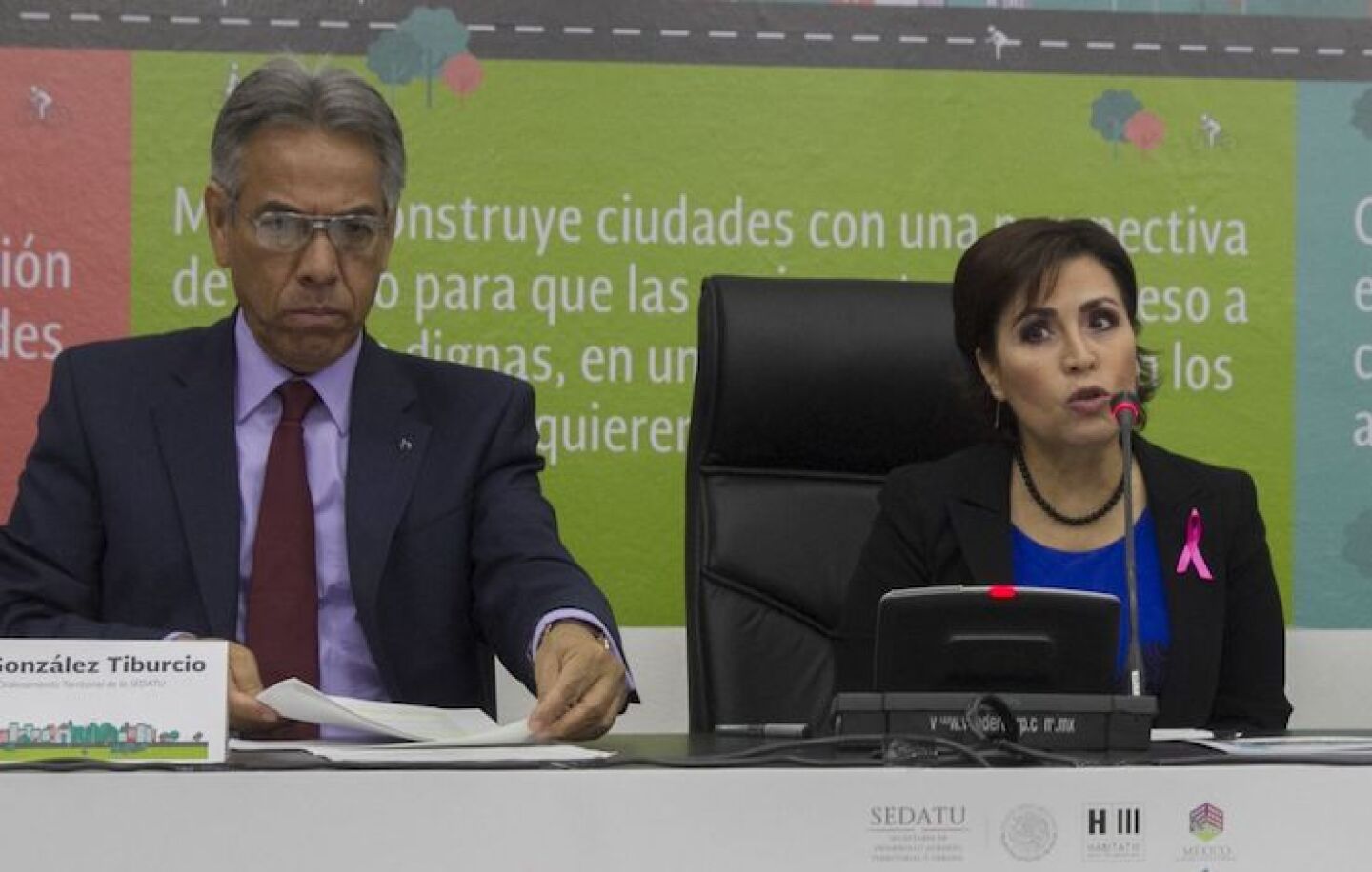 CIUDAD DE  MÉXICO, 24OCTUBRE2016.- Enrique González Tiburcio, subsecretario de Ordenamiento Territorial; Rosario Robles Berlanga, titular de la Secretaría de Desarrollo Agrario, Territorial y Urbano (Sedatu), y Paloma Silva de Anzorena, titular de la Comisión nacional de Vivienda (CONAVI), ofreció una conferencia para hablar sobre la participación de México en Hábitat III, encuentro realizado en Quito, Ecuador, la semana pasada. FOTO: MOISÉS PABLO /CUARTOSCURO.COM