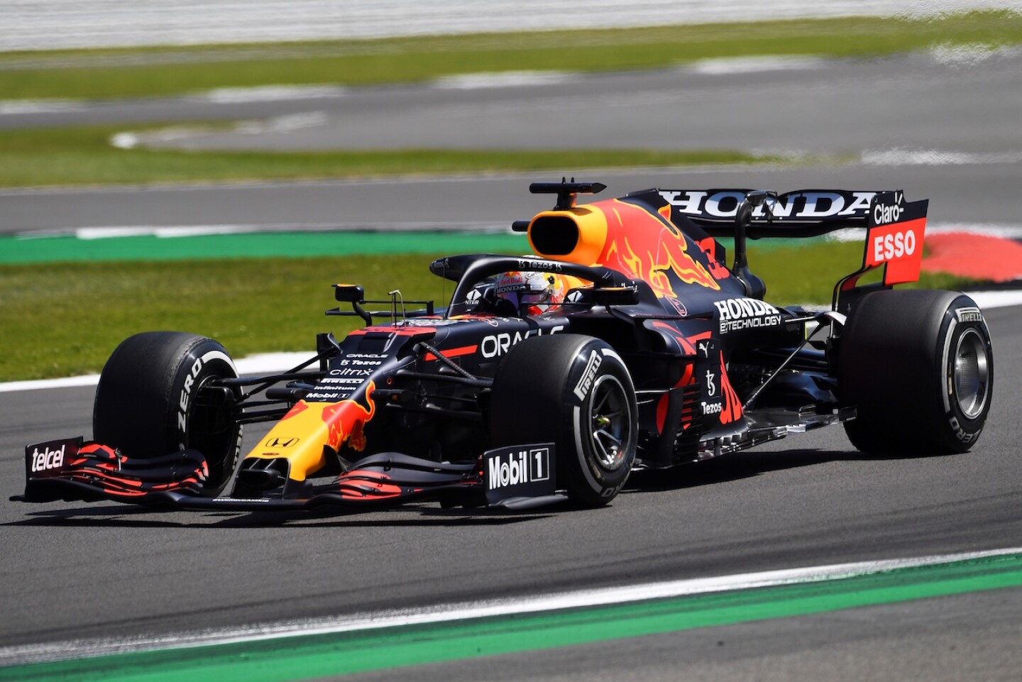 Verstappen dominÛ el ˙ltimo libre; Sainz tercero, 'Checo quinto y Alonso, 13