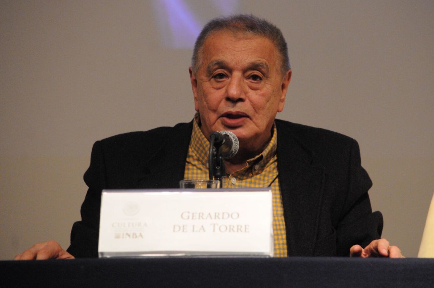 CIUDAD DE MÉXICO, 13MARZO2018.- El escritor Gerardo de la Torre, recibió un homenaje por sus 80 años de vida y trayectoria, en la sala Manuel M. Ponce del Palacio de Bellas Artes. Durante la actividad especial lo acompañaron Silvia Molina, Felipe Cazals y Humberto Musacchio.FOTO: DIEGO SIMÓN SÁNCHEZ /CUARTOSCURO.COM