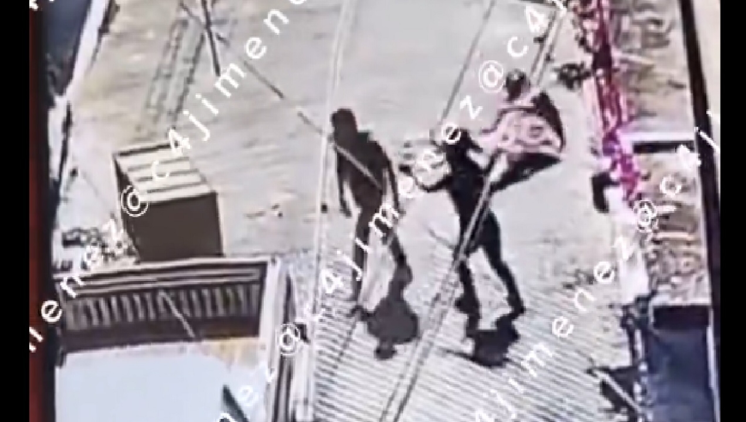 Cabezazo a viejita1.jpg