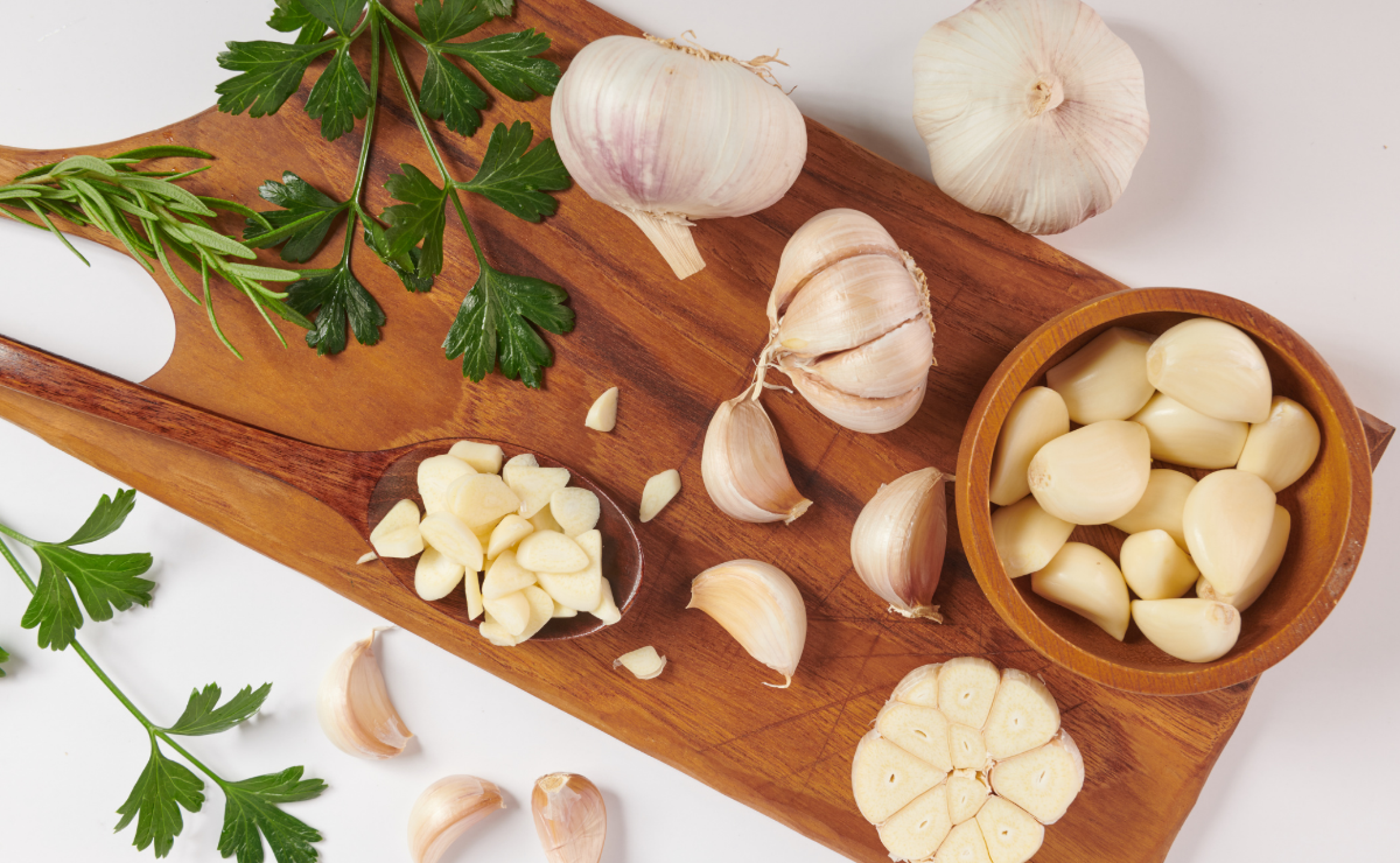 ajo-crudo-es-famoso-en-la-medicina-natural-por-sus-propiedades-digestivas.png