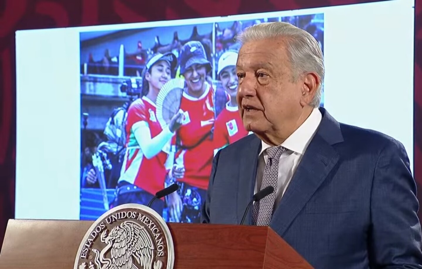 amlo tiro con arco.jpg