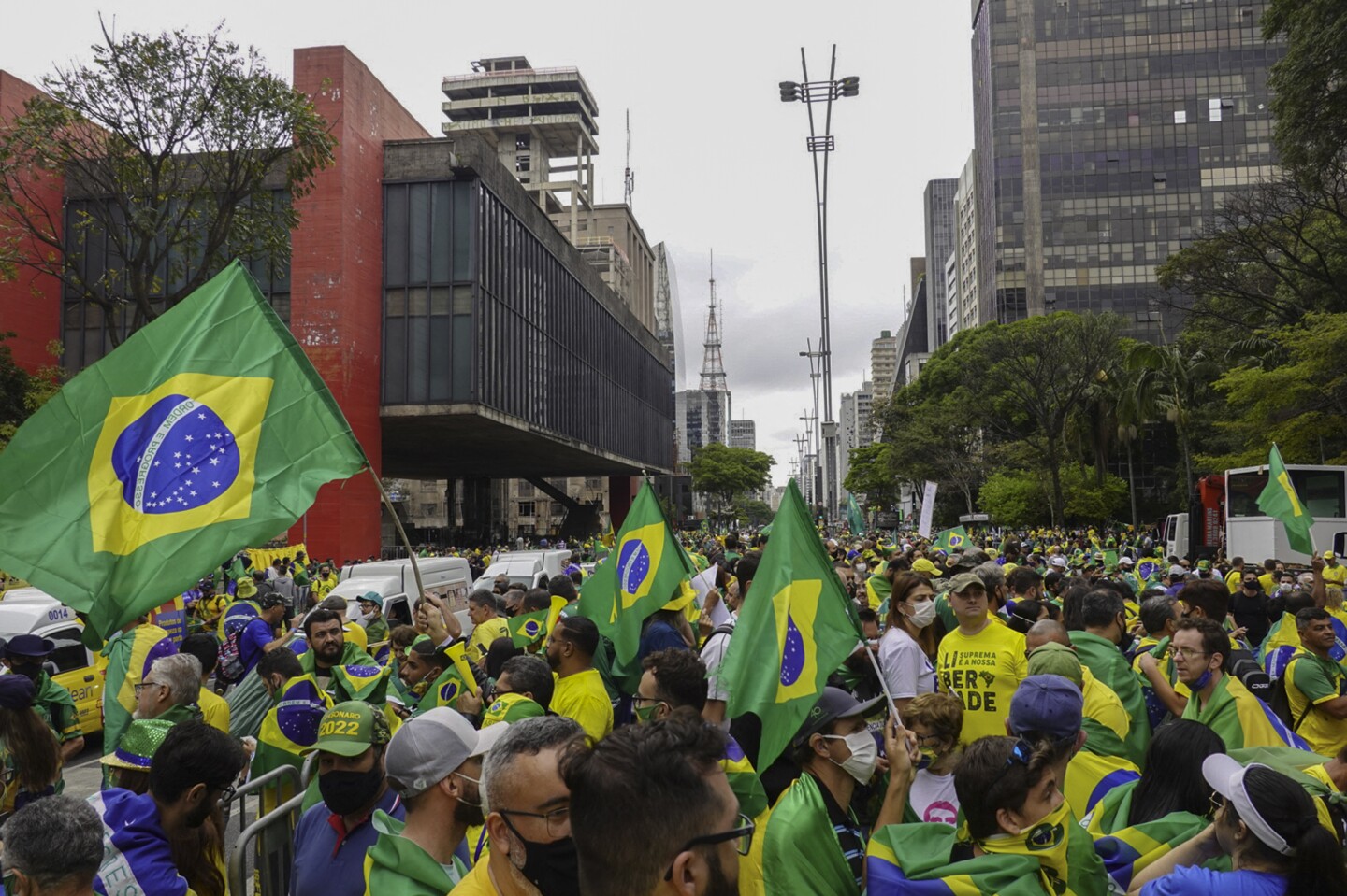Miles salen a las calles de Brasil en apoyo a Jair Bolsonaro