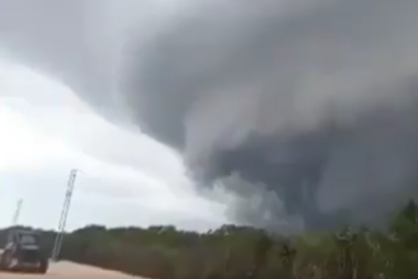 Huracán Beryl categoría 3