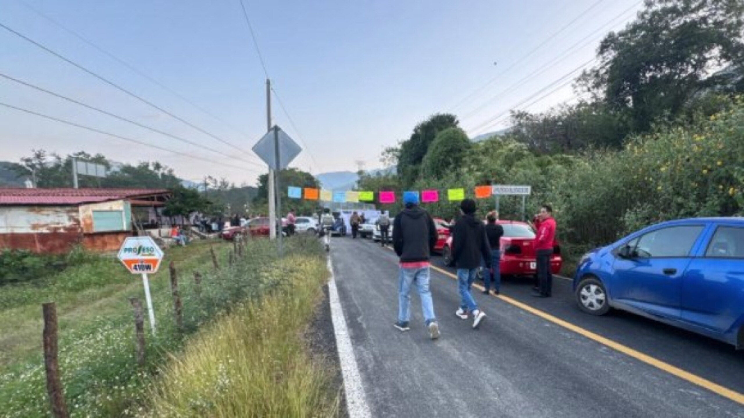 blqueos carreteros agricultores hoy martes 28 de octubre de 2025.jpg