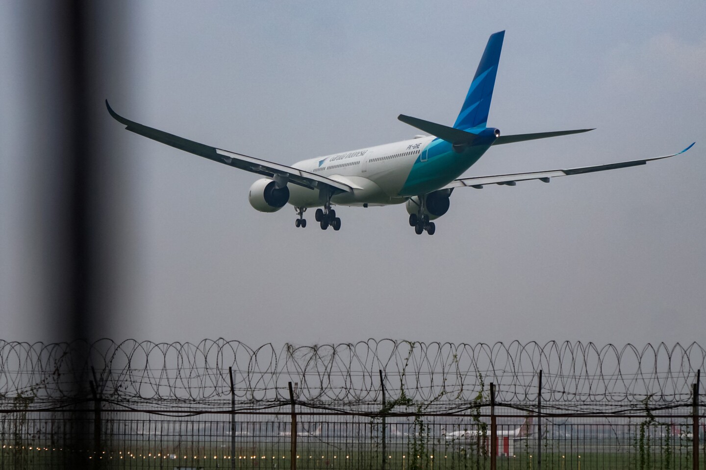 Por un solo caso de Covid-19, cancelan cientos de vuelos en China