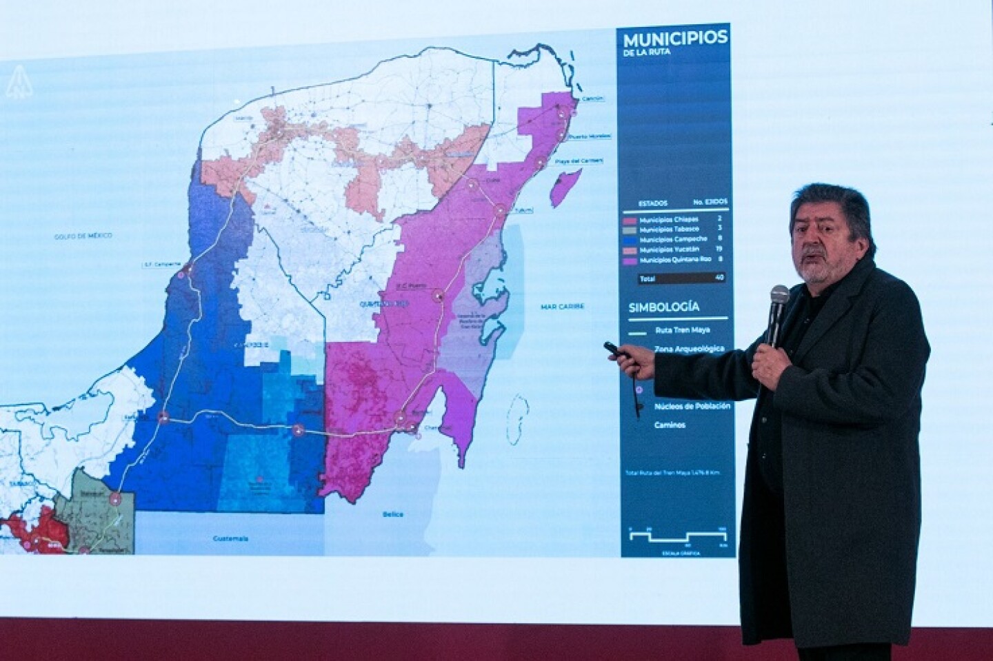 Rogelio Jiménez Pons, director general del Fondo Nacional de Fomento al Turismo (Fonatur), durante la conferencia matutina donde detallo las cuestiones respecto a las zonas por donde transitará el Tren Maya.