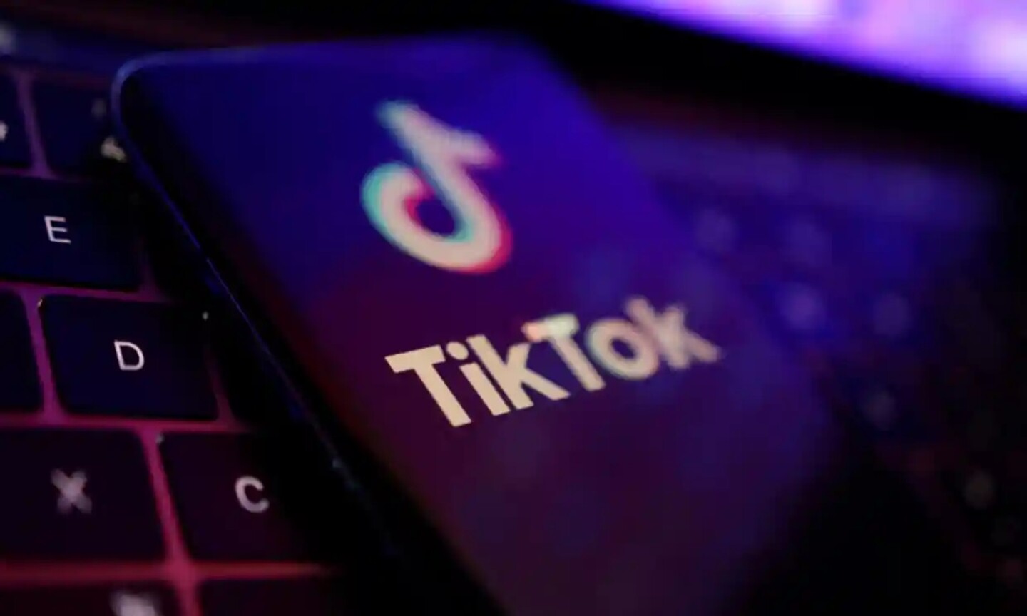 comisión_europea_prohíbe_que_el_personal_use_tiktok_en_dispositivos_del_trabajo