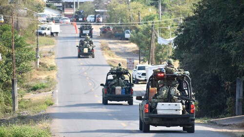 Elementos del Ejército recorren Zirándano como medida preacutoria.