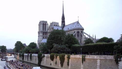notre dame reabre sus puertas(2)