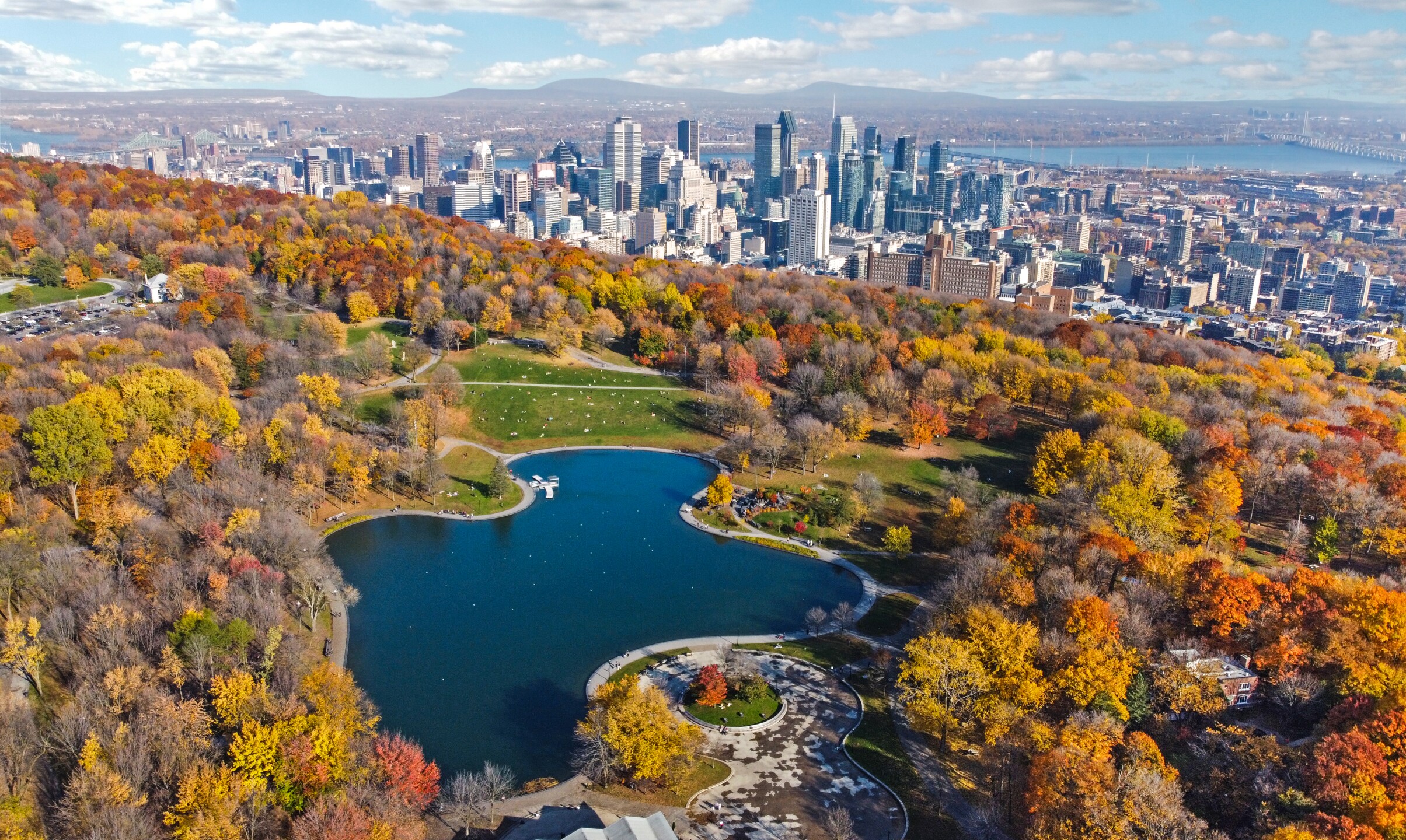 Montreal,Canada,Autumn,Season,Coulors,Of,Lac,Des,Castors,On