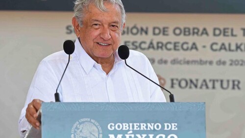 Andrés Manuel López Obrador durante la supervisión de obra del Tramo 2 (Dzitbalché-Calkini, Campeche) del Tren Maya.