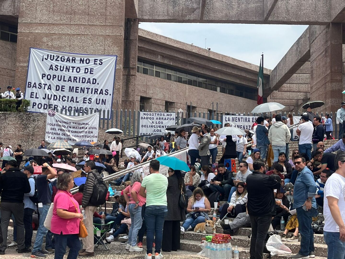 Paro indefinido de labores de trabajadores del Poder Judicial