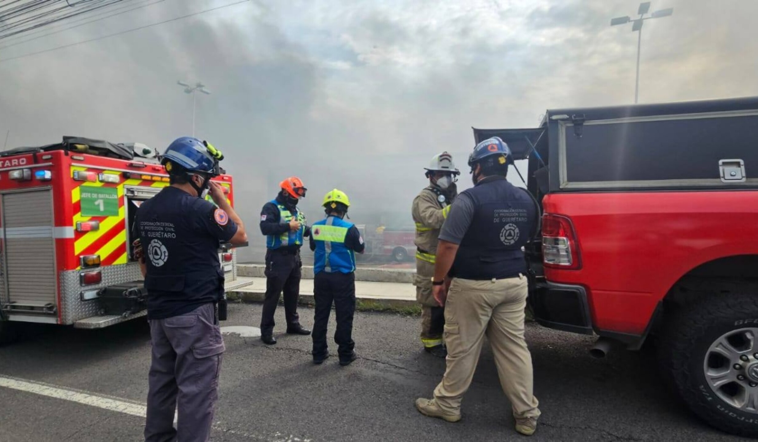 incendio office depot en querétaro hoy.jpg
