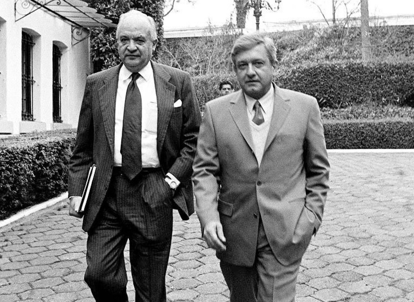 amlo pinchetti.jpg
