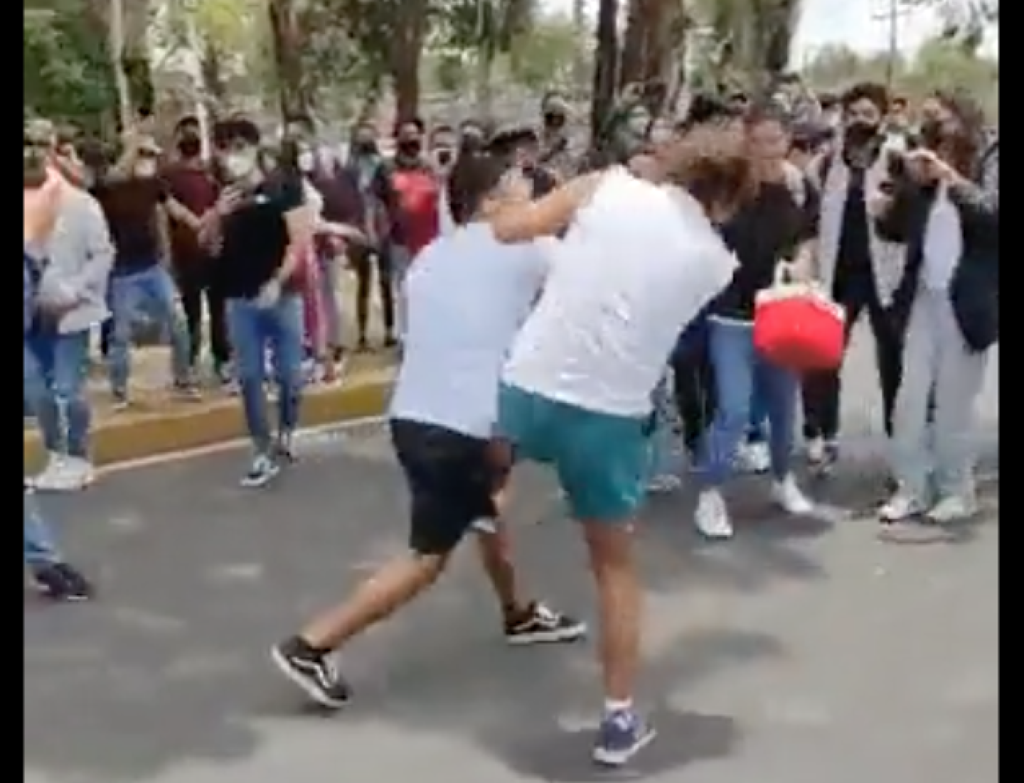 Captura de pantalla 2022-05-12 a la(s) 01.07.51