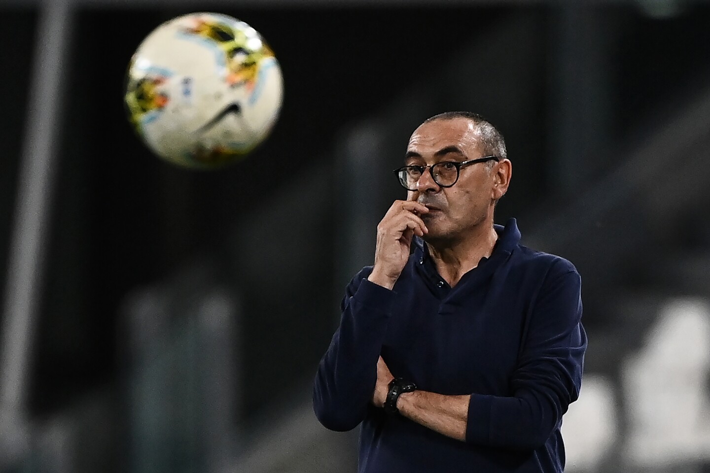 Tras fracaso en Champions, destituyen a Sarri