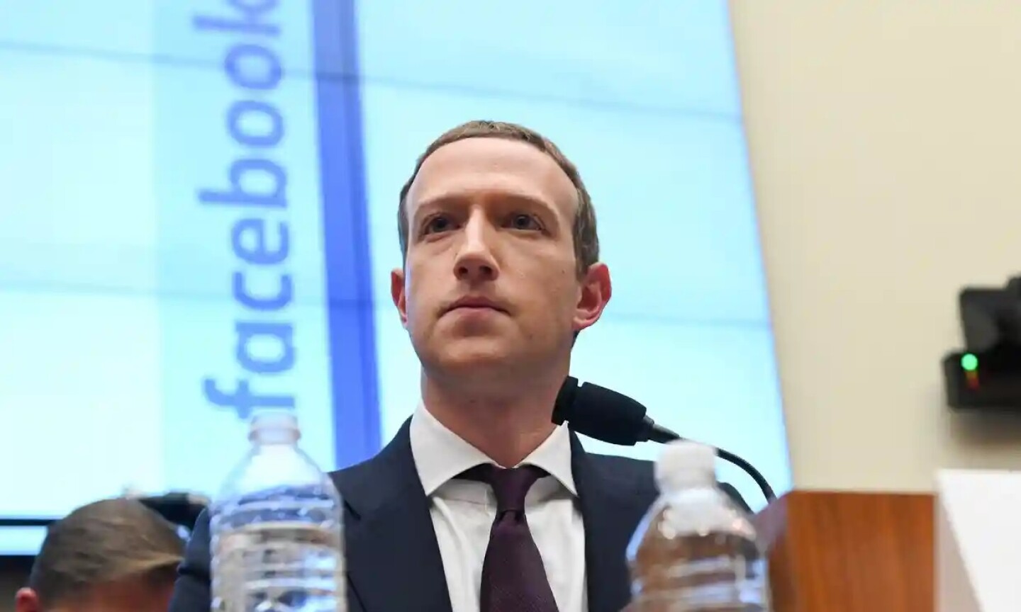 director ejecutivo de meta mark zuckerberg testifica ante un comité del congreso en washington