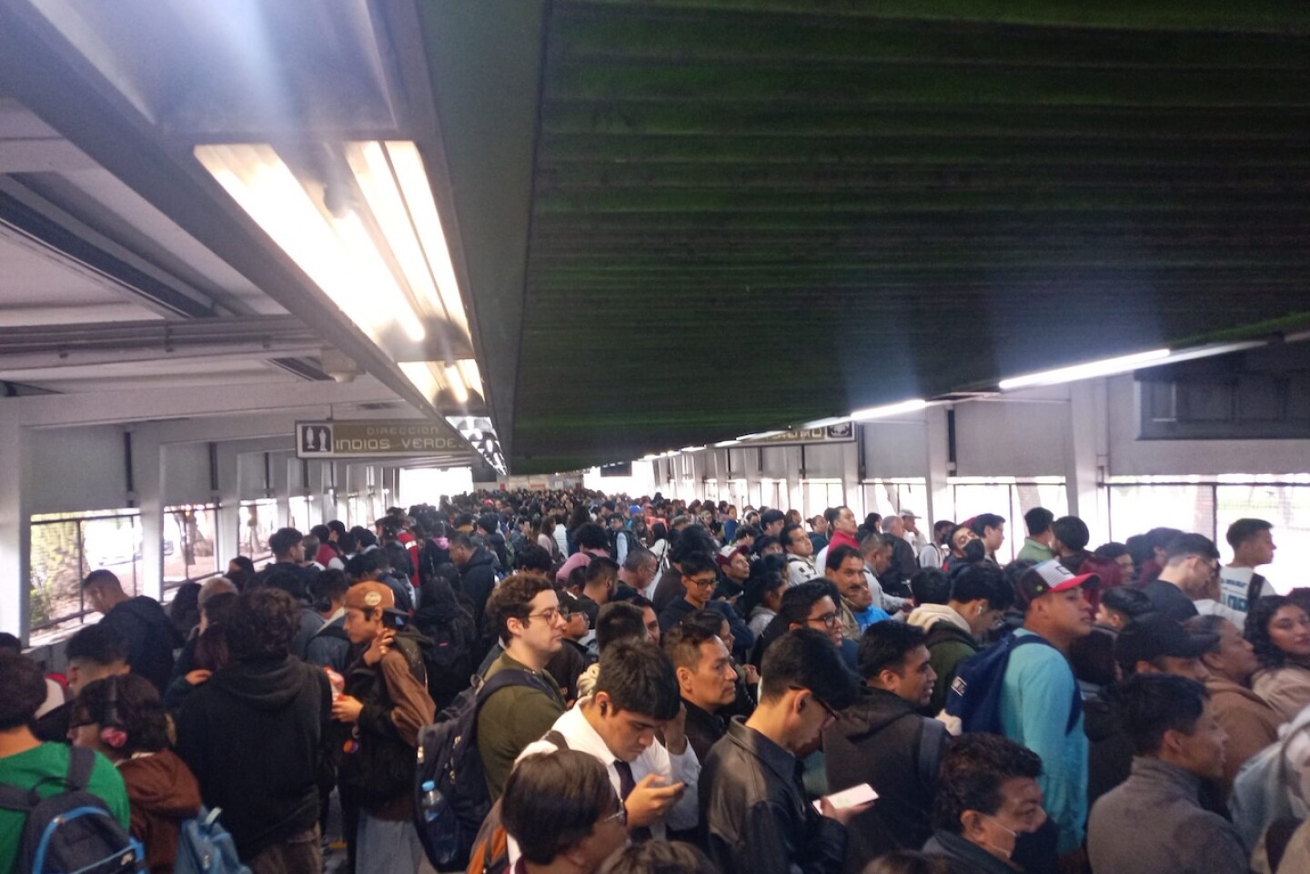 servicio-linea-3-metro-hoy