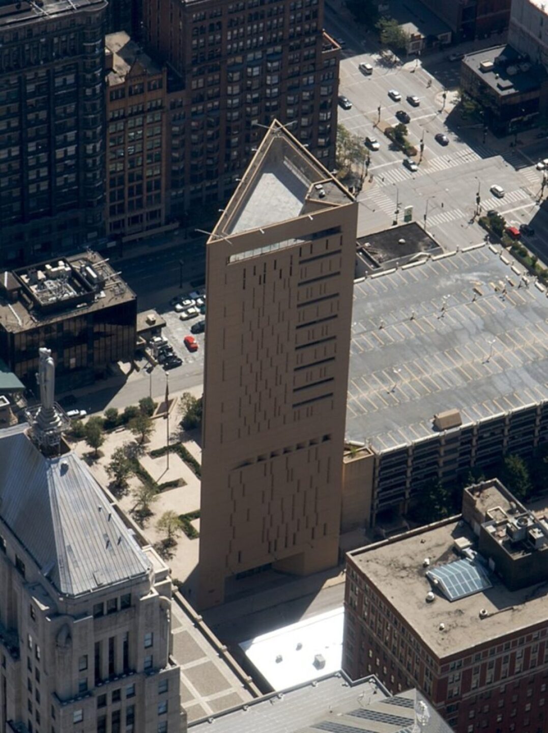 MCC-Metropolitan-Correctional-Center-wikimedia-957x1280