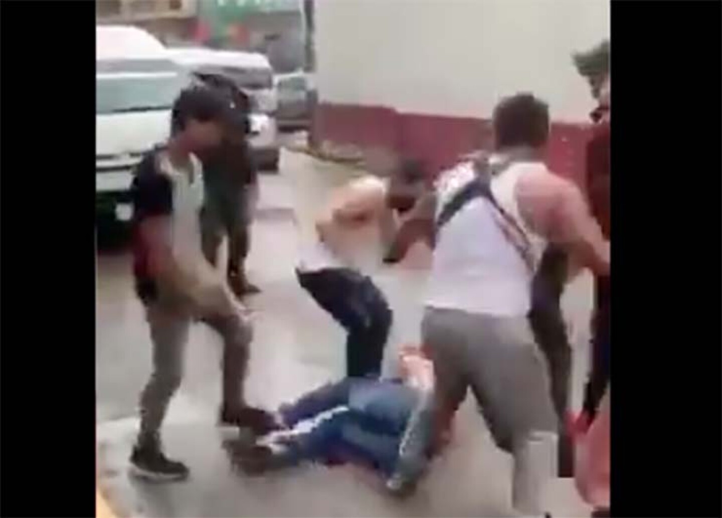 Captan golpiza a ladrón de combi en Nicolás Romero copia