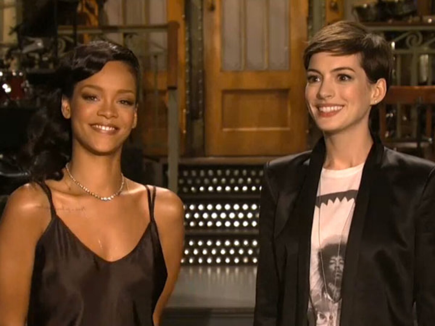 rihanna-anne-hathaway-snl-promo