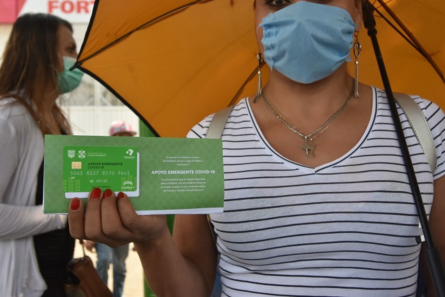 Autoridades capitalinas entregaron tarjetas apoyo emergente para trabajadoras sexuales que laboran en la alcaldía Cuauhtémoc