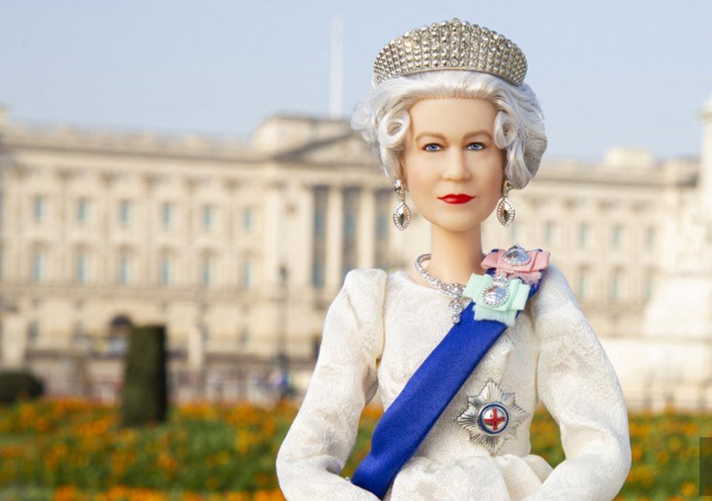 Barbie reina Isabel II