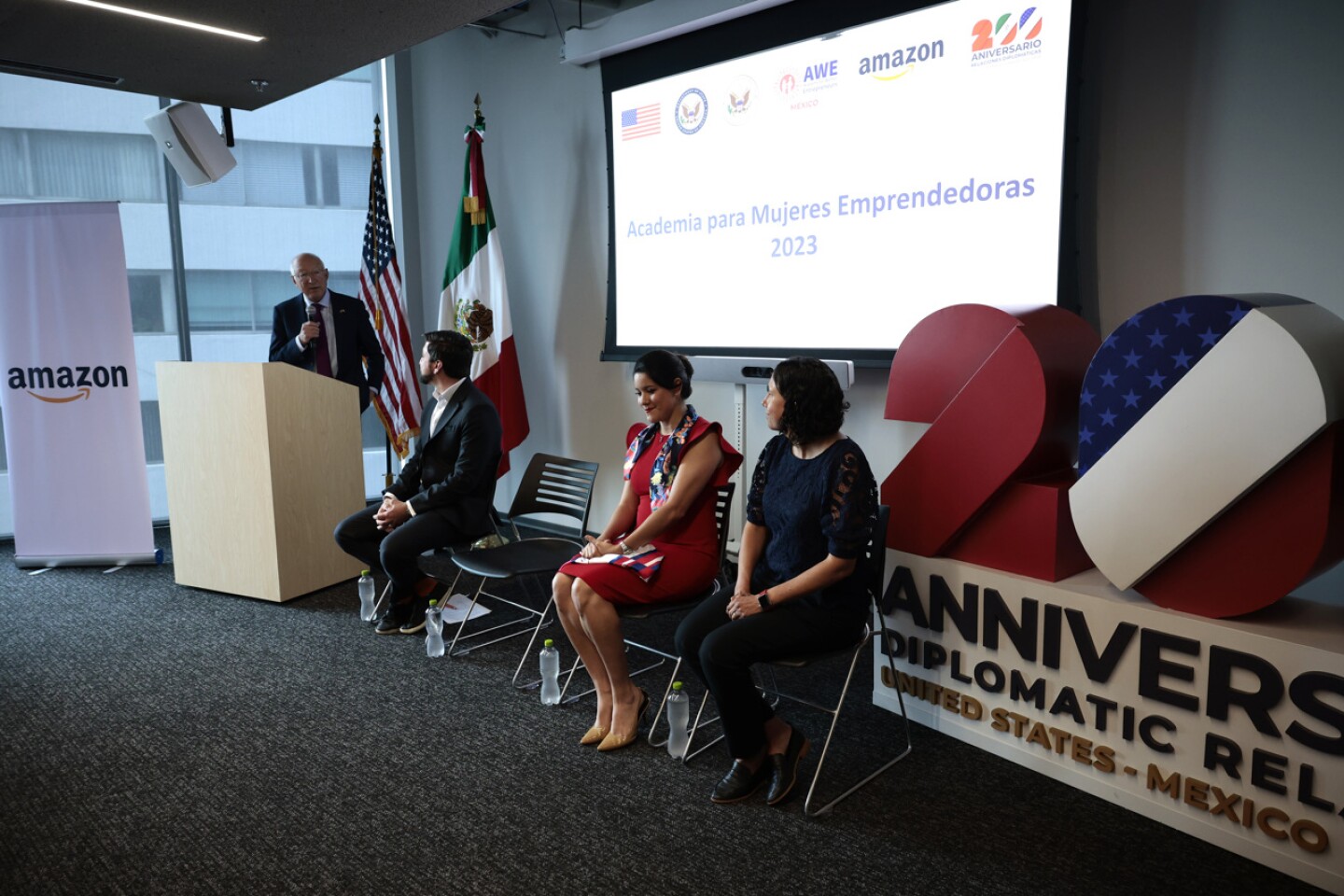 Embajada de EE.UU. y Amazon México presentan programa para apoyar a emprendedoras