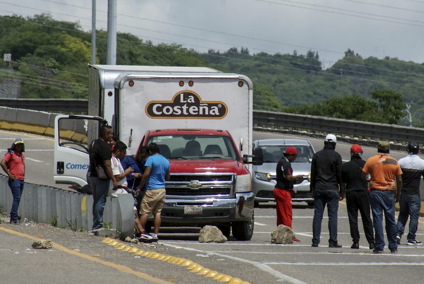 569264_Bloqueo-CNTE-Chiapas-1_impreso-scaled