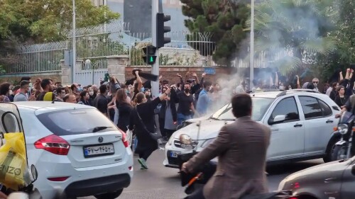 qué_sabemos_sobre_los_presuntos_envenenamientos_de_estudiantes_en_irán