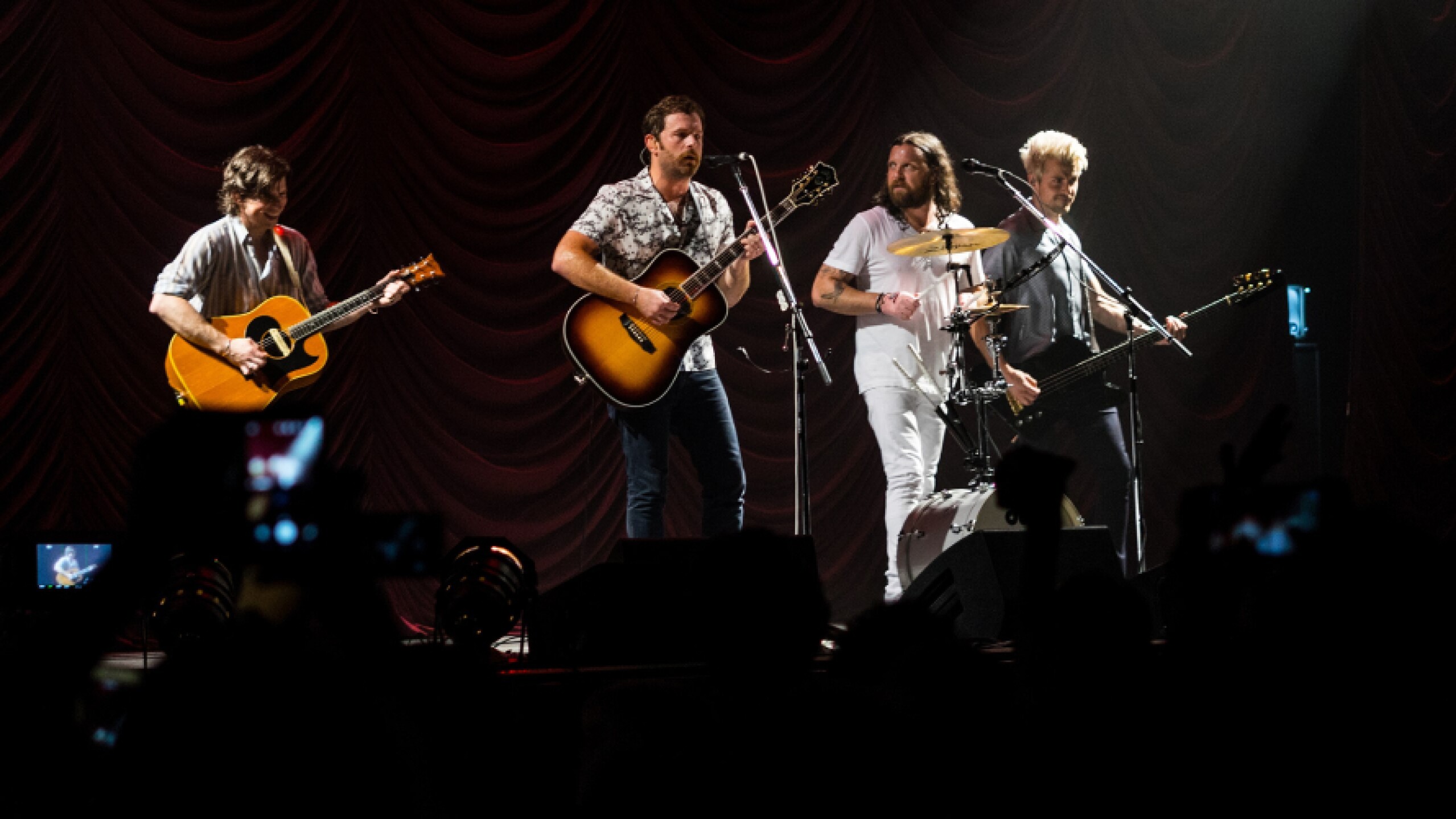 2560px-Kings_Of_Leon_-_Sheffield_Arena_-_Saturday_10th_June_2017_KOLSheffield100617-21_34869652730