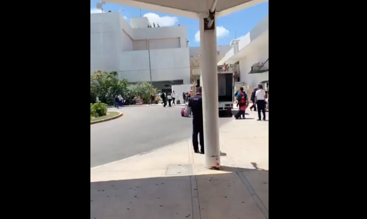 Reportan balacera en aeropuerto de Cancún